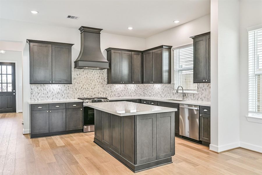 Furnished interior view inside a new home in Pearland Old Townsite, Pearland (Image 19). Furnished interior view inside a new home in Pearland Old Townsite, Pearland (Image 19).