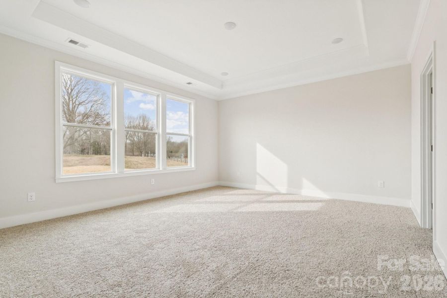 Spacious, unfurnished interior of a new home in Stonemill, Monroe (Image 6).