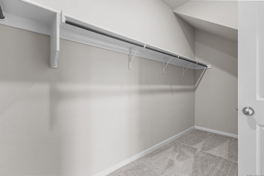 Spacious, unfurnished interior of a new home in Garden Grove, San Antonio (Image 19).
