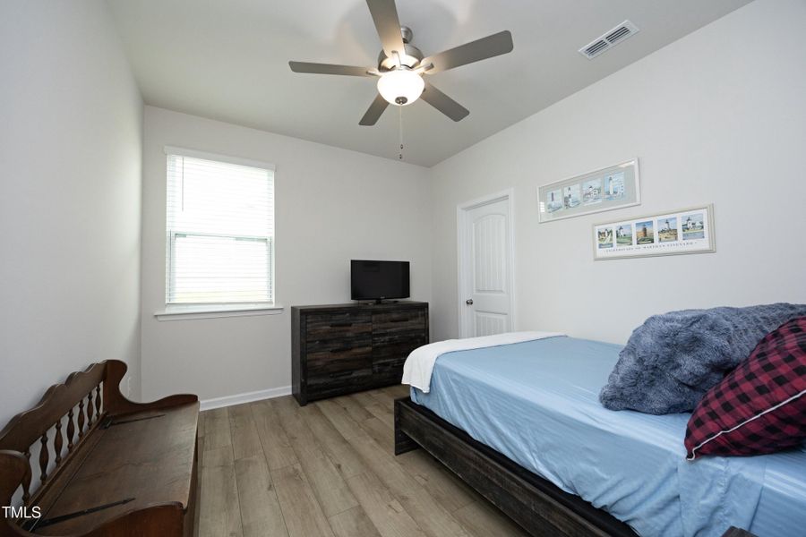 27Bedroom3 27Bedroom3