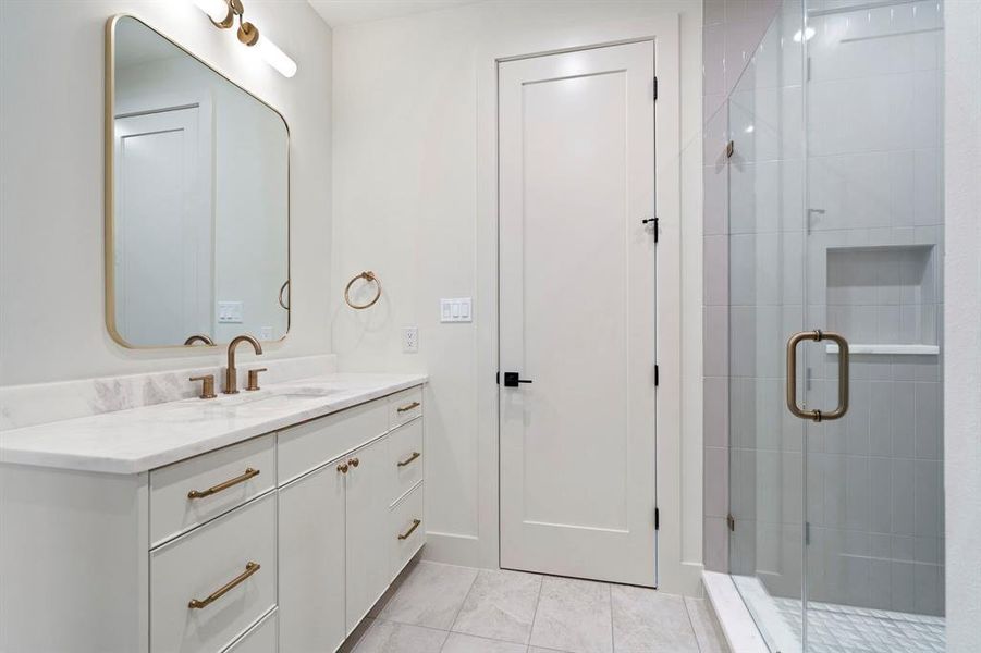 Furnished interior view inside a new home in , Dallas (Image 25).