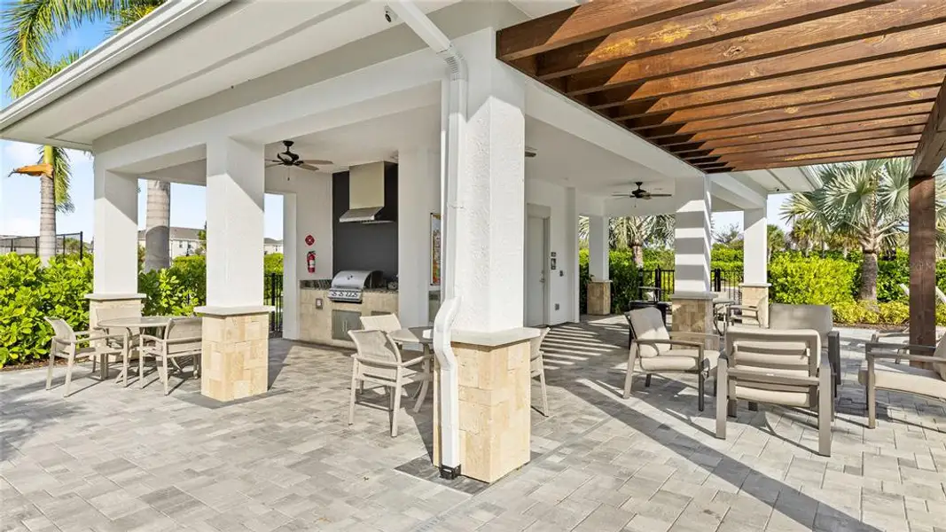 Exterior details and patio area of a home in Palmero, Nokomis (Image 4).