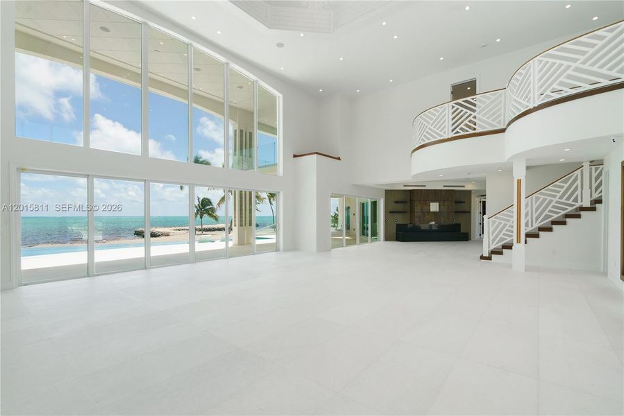 Spacious, unfurnished interior of a new home in , Tavernier (Image 14).