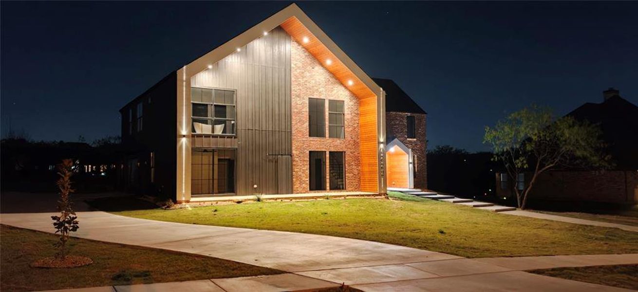 Front exterior of a new home in , Cedar Hill, TX, highlighting curb appeal (Image 18).