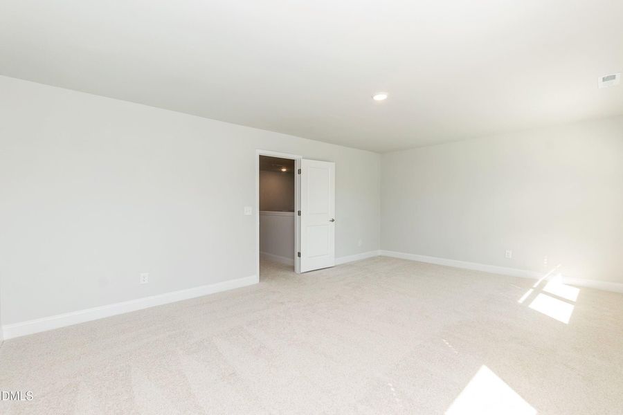 Spacious, unfurnished interior of a new home in Southern Estates, Sanford (Image 25).