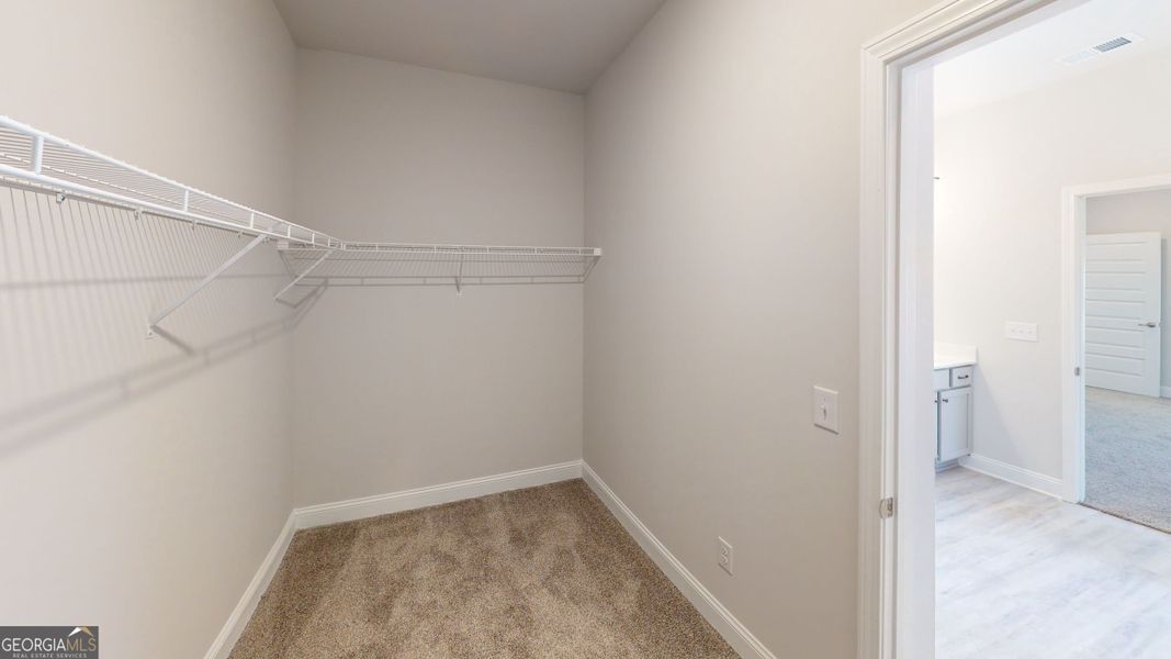 Spacious, unfurnished interior of a new home in Holliday Pass, Griffin (Image 13).