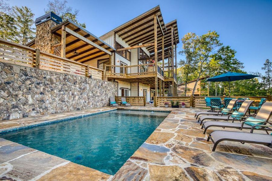 Community amenities in , Mineral Bluff (Image 41).