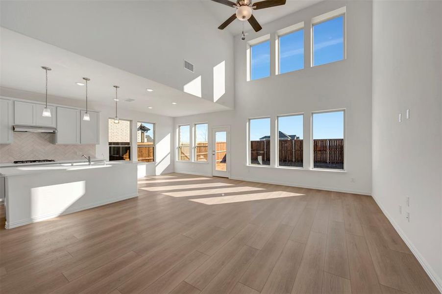 Spacious, unfurnished interior of a new home in Lily Creek at Sutton Fields, Aubrey (Image 16). Spacious, unfurnished interior of a new home in Lily Creek at Sutton Fields, Aubrey (Image 16).