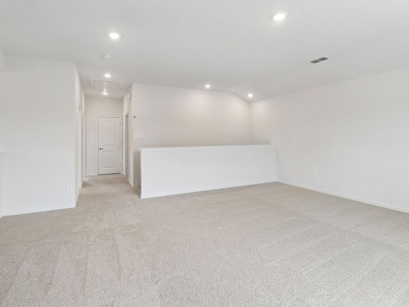 Spacious, unfurnished interior of a new home in Stella Hills, Denton (Image 16).