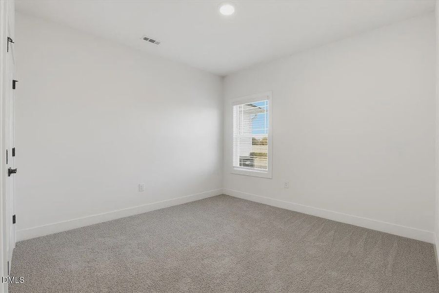 Spacious, unfurnished interior of a new home in Jackson Ridge, Pikeville (Image 31).
