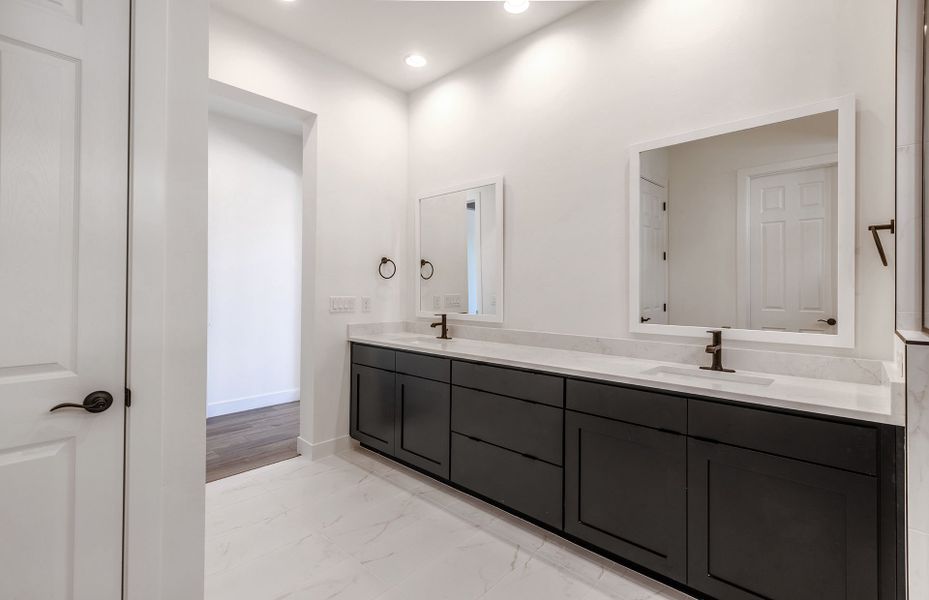 Furnished interior view inside a new home in Vistoso Canyon Estates, Oro Valley (Image 12).