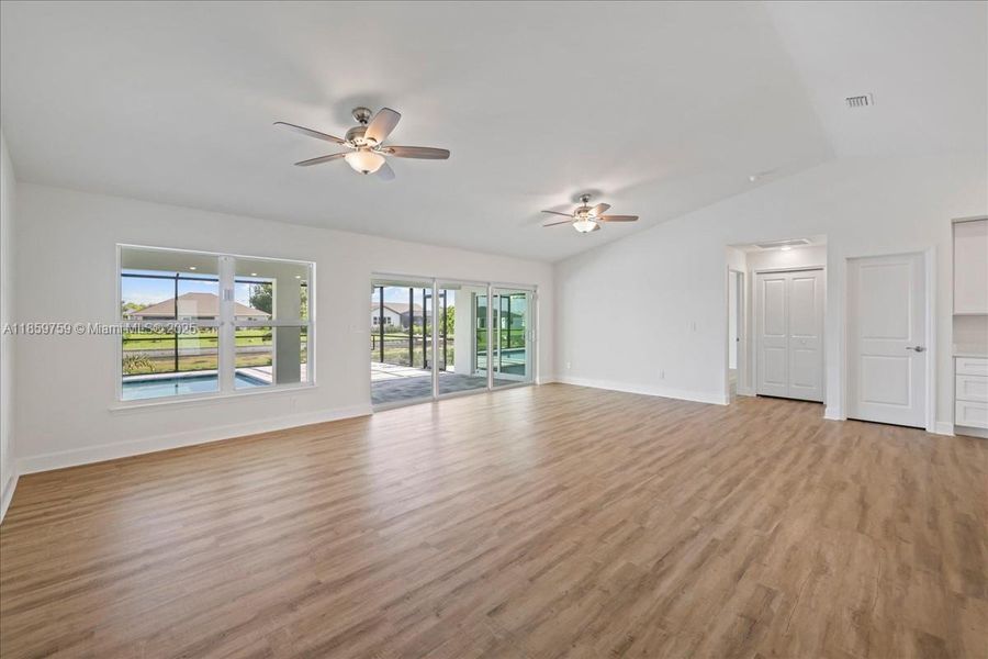 Spacious, unfurnished interior of a new home in Cape Coral, Cape Coral (Image 15).
