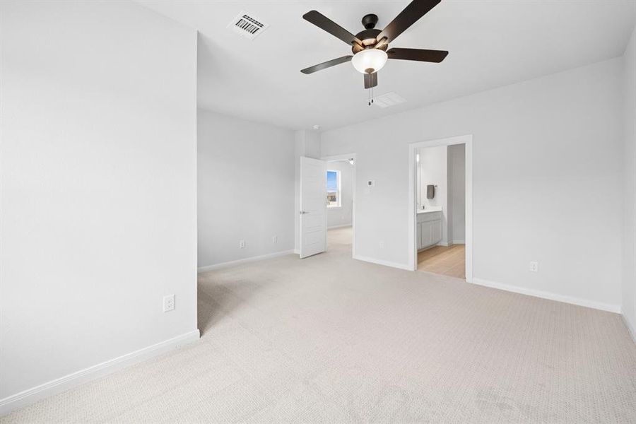 Spacious, unfurnished interior of a new home in The Retreat at Harvest, Argyle (Image 14). Spacious, unfurnished interior of a new home in The Retreat at Harvest, Argyle (Image 14).