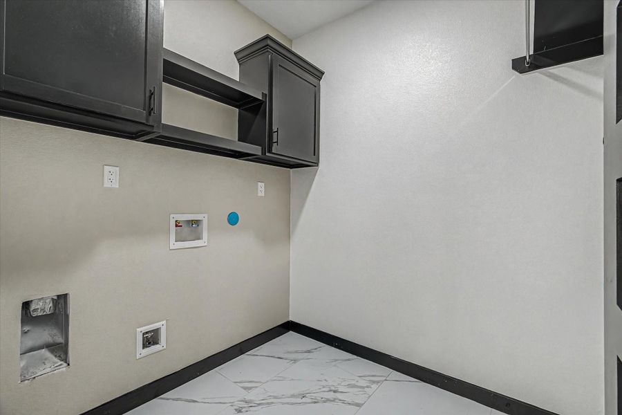 Spacious, unfurnished interior of a new home in , Houston (Image 18).