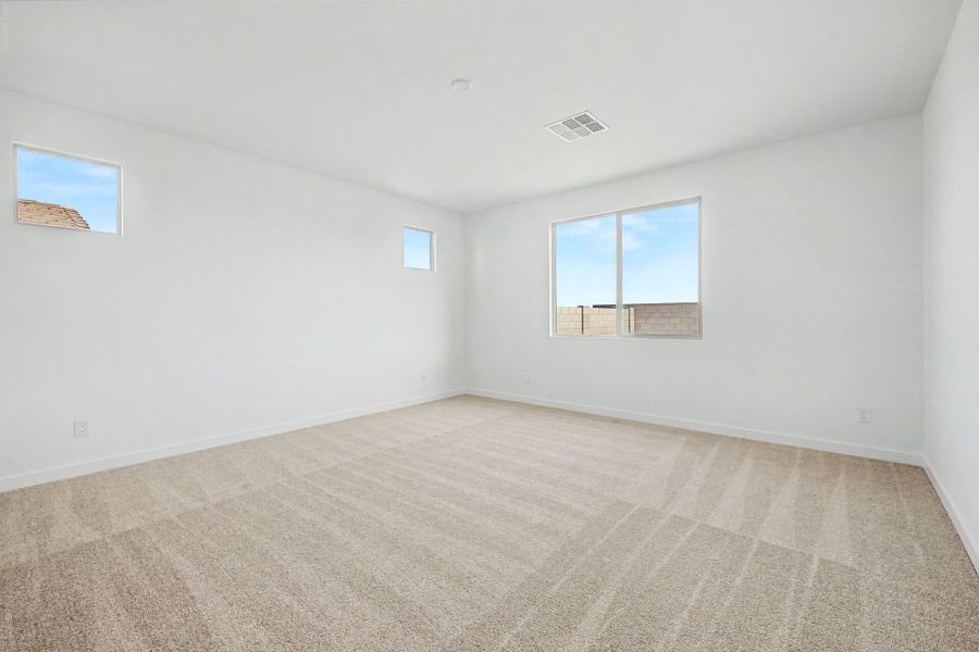 Spacious, unfurnished interior of a new home in White Tank Vistas, Waddell (Image 7).