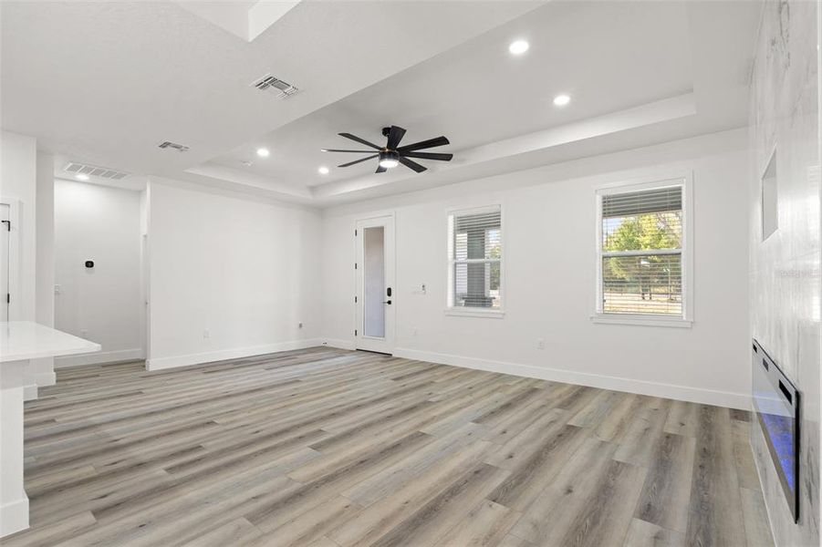 Spacious, unfurnished interior of a new home in , Spring Hill (Image 40).