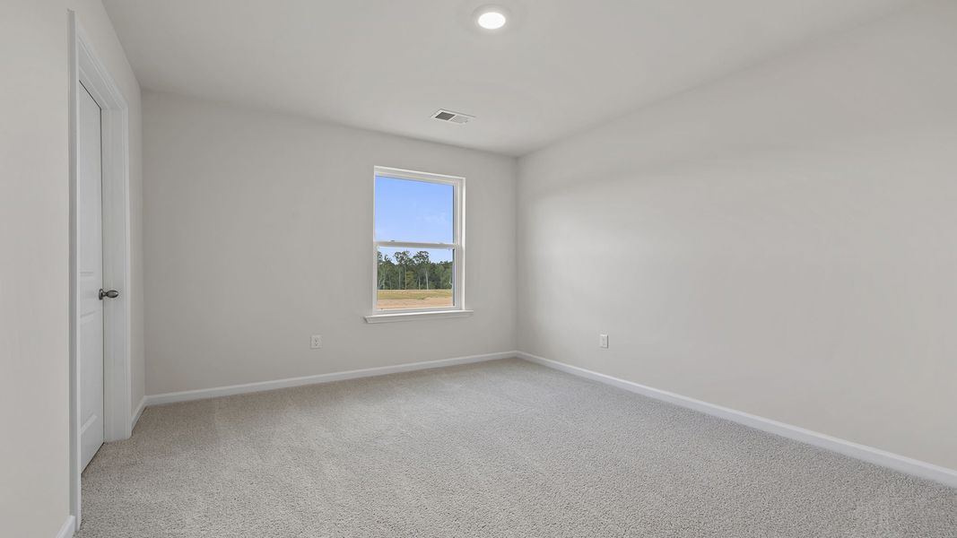 Spacious, unfurnished interior of a new home in Durbin Meadows, Fountain Inn (Image 18).