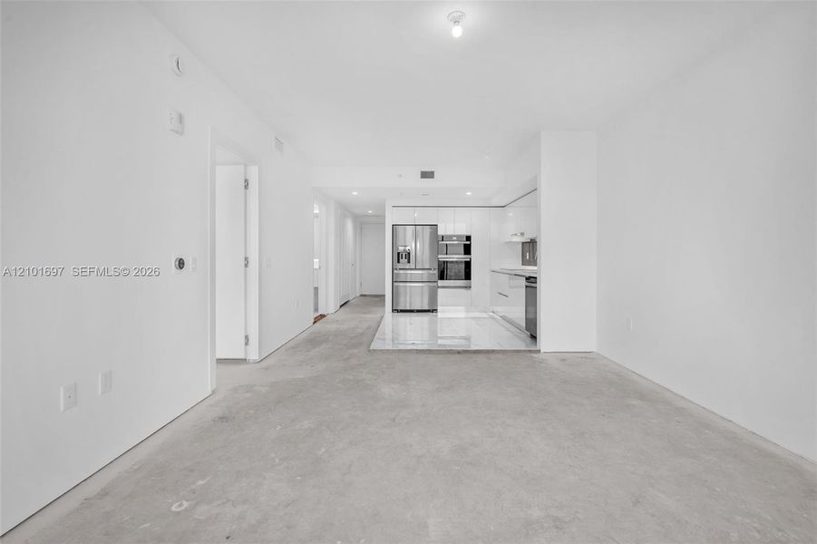 Spacious, unfurnished interior of a new home in , Hallandale Beach (Image 44).