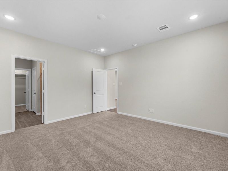 Spacious, unfurnished interior of a new home in Paloma at Sanford Farms, Waller (Image 10). Spacious, unfurnished interior of a new home in Paloma at Sanford Farms, Waller (Image 10).