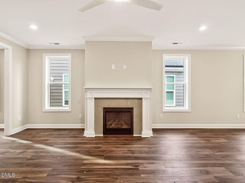 006-1280x960-living-room