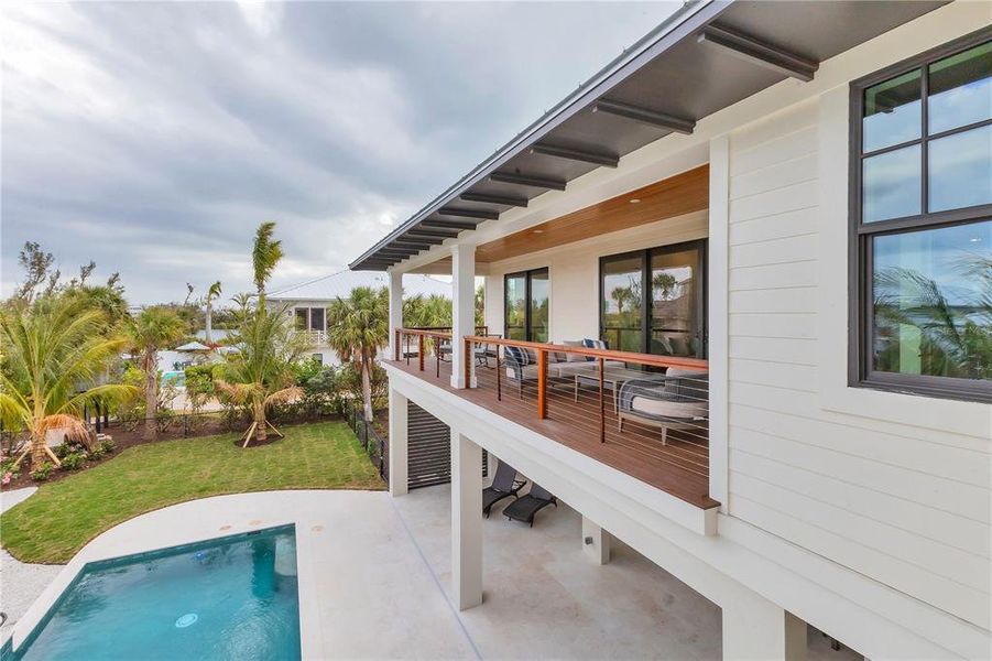 Exterior details and patio area of a home in , Boca Grande (Image 4).
