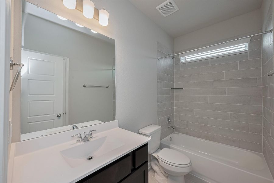 Furnished interior view inside a new home in River Ranch, Dayton (Image 4).
