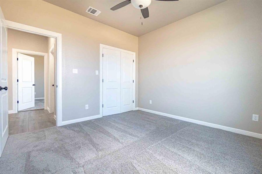 Spacious, unfurnished interior of a new home in , Granbury (Image 28). Spacious, unfurnished interior of a new home in , Granbury (Image 28).