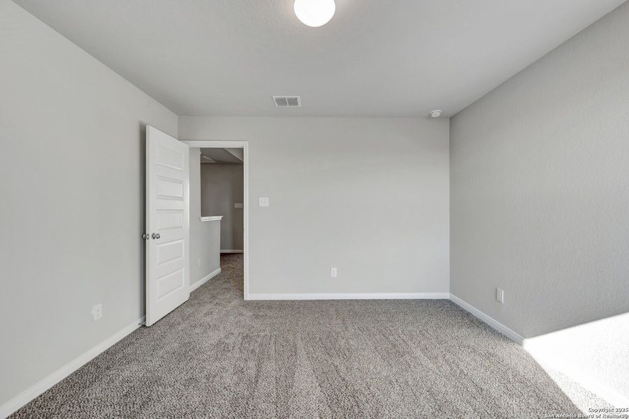 Spacious, unfurnished interior of a new home in Paloma Park, Converse (Image 38).