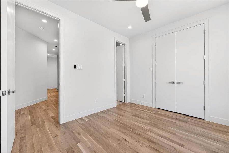 Spacious, unfurnished interior of a new home in , Dallas (Image 34).