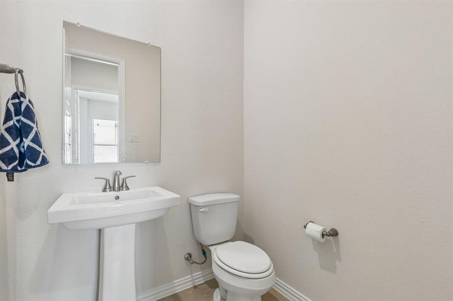 Furnished interior view inside a new home in , Frisco (Image 16).