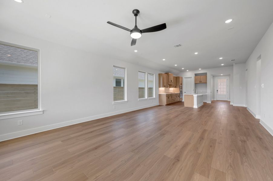 Spacious, unfurnished interior of a new home in Treeline, Justin (Image 16).