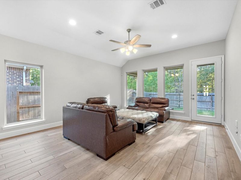 Furnished interior view inside a new home in Artavia 45', Conroe (Image 12). Furnished interior view inside a new home in Artavia 45', Conroe (Image 12).