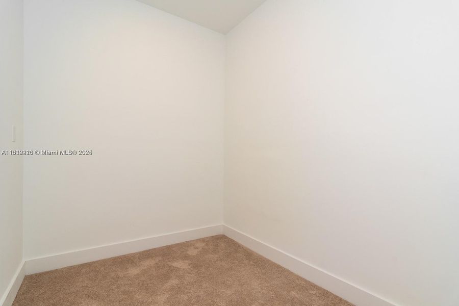 Spacious, unfurnished interior of a new home in , Dania Beach (Image 17).