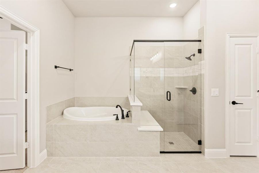 Furnished interior view inside a new home in Somerset, Venus (Image 13).