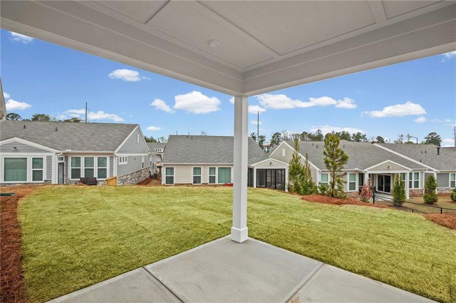Exterior details and patio area of a home in Laurel Farms, Dallas (Image 3).