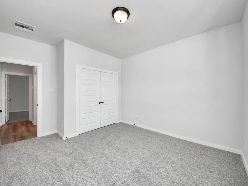 Spacious, unfurnished interior of a new home in River Ranch Meadows, Dayton (Image 22).