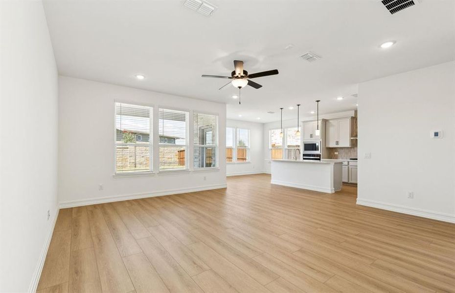 Open concept throughout main living areas Open concept throughout main living areas