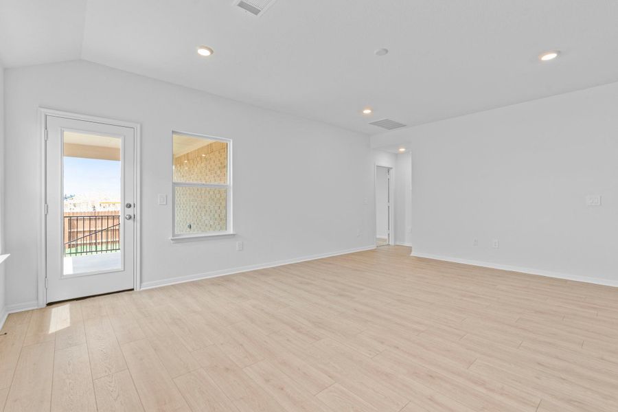 Spacious, unfurnished interior of a new home in Bar W Ranch, Leander (Image 31). Spacious, unfurnished interior of a new home in Bar W Ranch, Leander (Image 31).