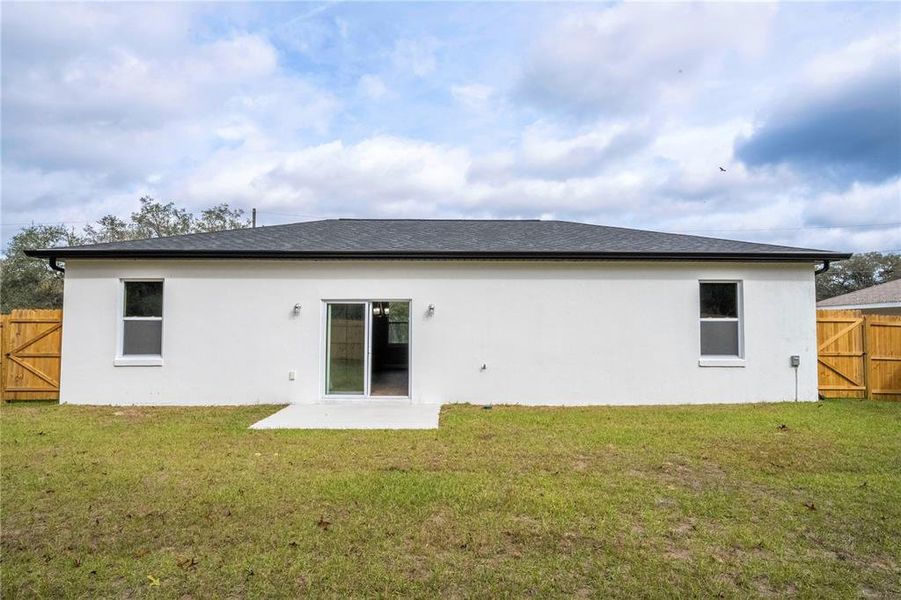 Exterior details and patio area of a home in , Ocklawaha (Image 24).
