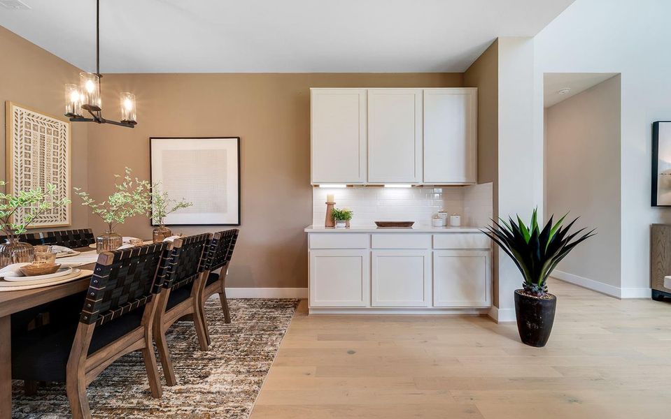 Furnished interior view inside a new home in Steed Landing, Texas City (Image 3).