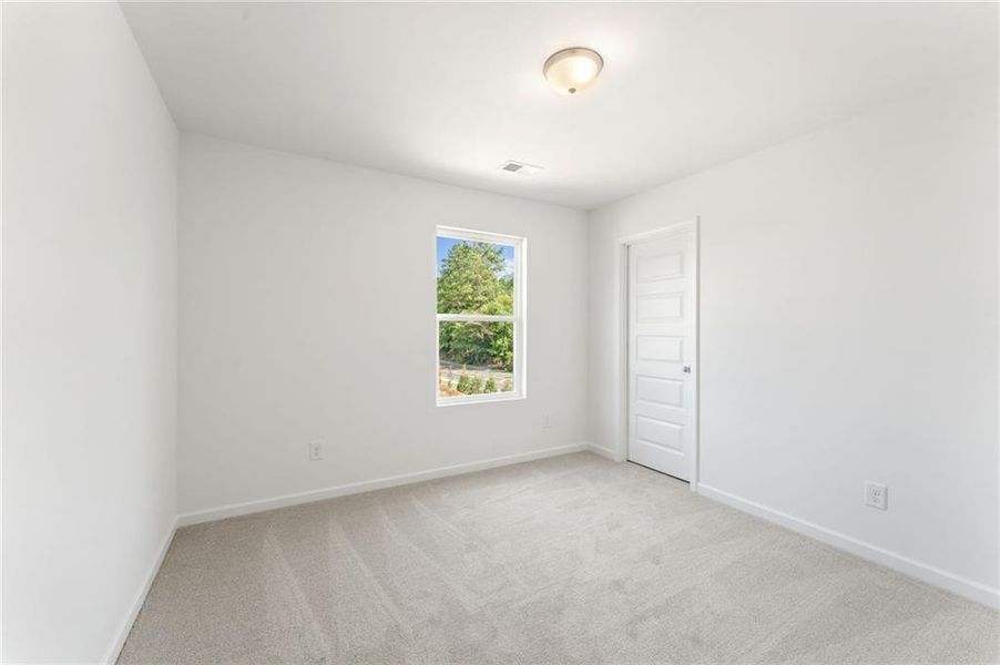 Spacious, unfurnished interior of a new home in Oakhill Estates, Adairsville (Image 9).