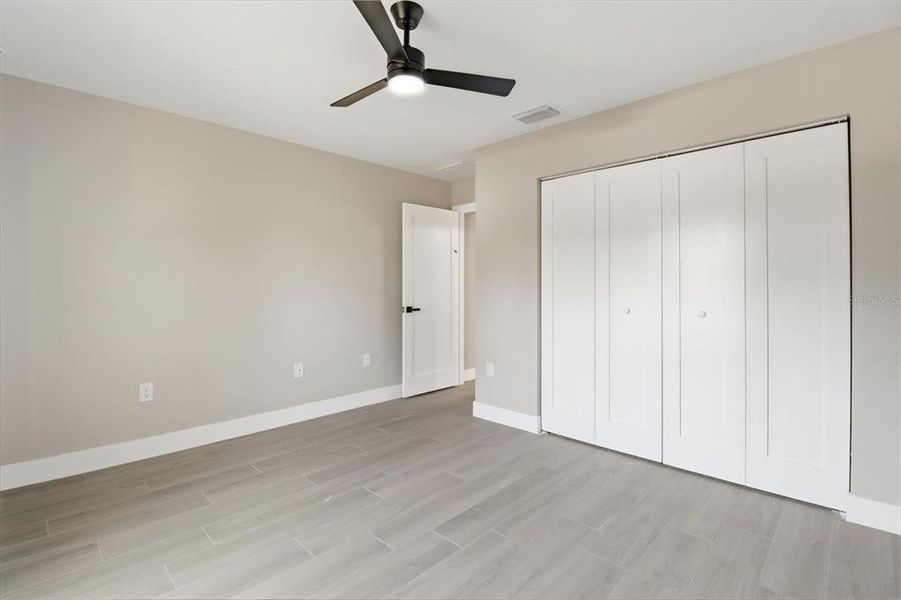 Spacious, unfurnished interior of a new home in , Citrus Springs (Image 20).