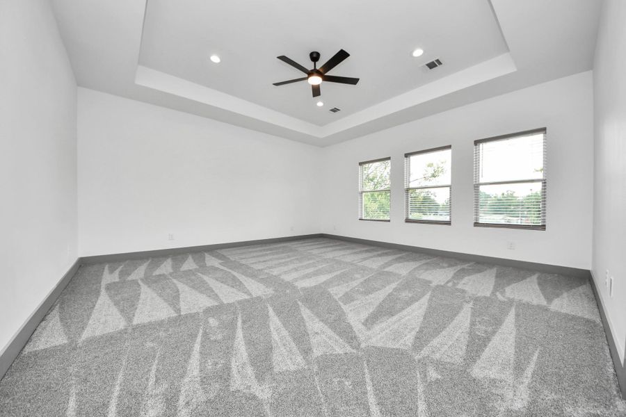 Spacious, unfurnished interior of a new home in , Houston (Image 36).