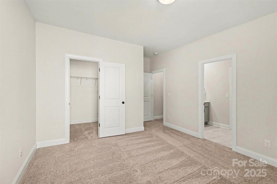Spacious, unfurnished interior of a new home in Wildbrook, Denver (Image 23).