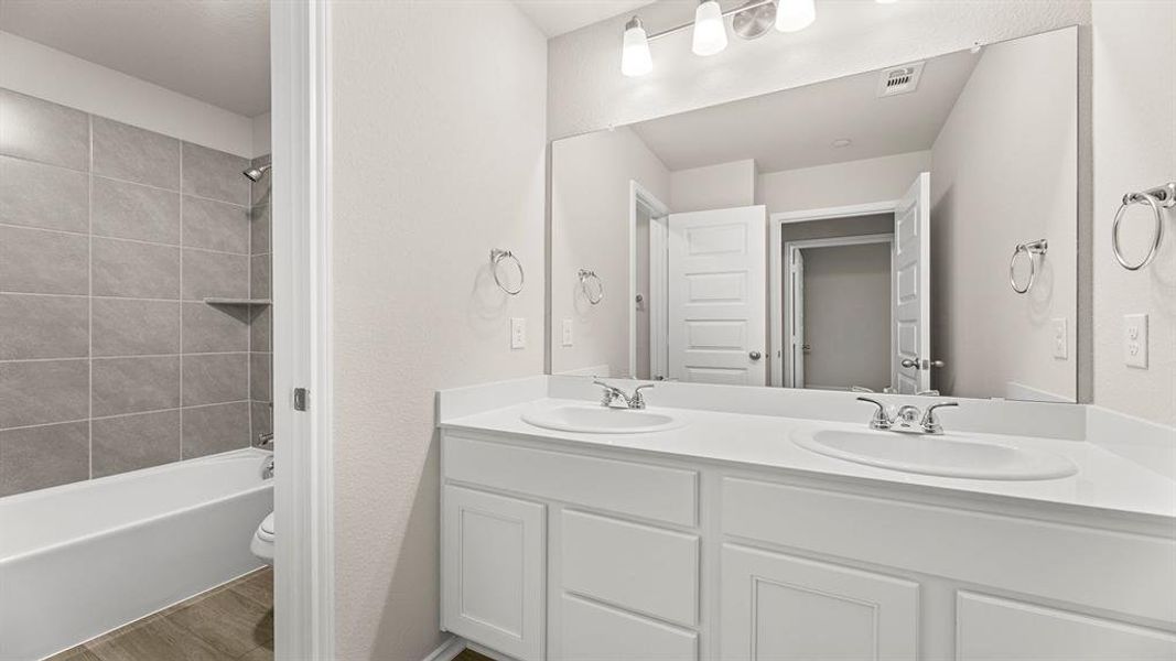 15. 3703 Star Mesa - 2ND Bath 15. 3703 Star Mesa - 2ND Bath