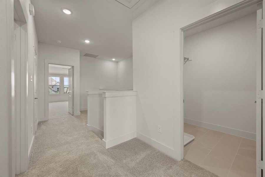 Spacious, unfurnished interior of a new home in Karis, Crowley (Image 18).