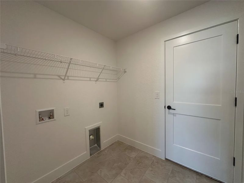 Spacious, unfurnished interior of a new home in Densan Park, Oxford (Image 11).