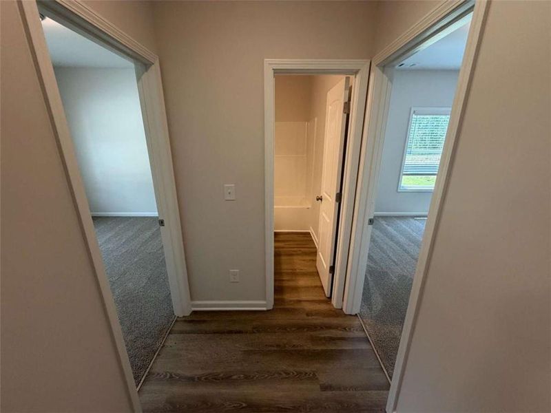 Spacious, unfurnished interior of a new home in , Eastanollee (Image 21).