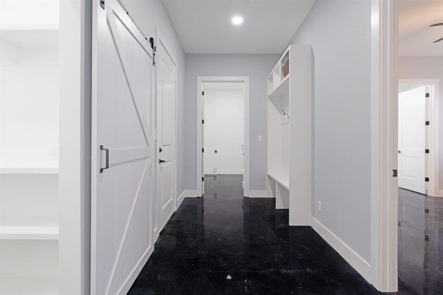 Spacious, unfurnished interior of a new home in , Blossom (Image 13).