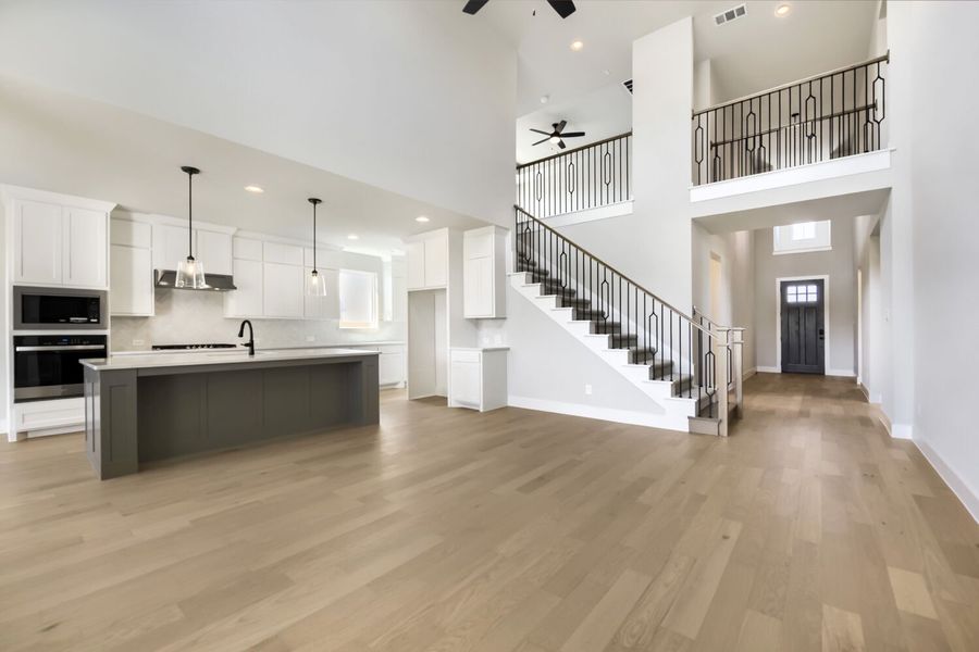 9809 Morning Cloak - Living Area